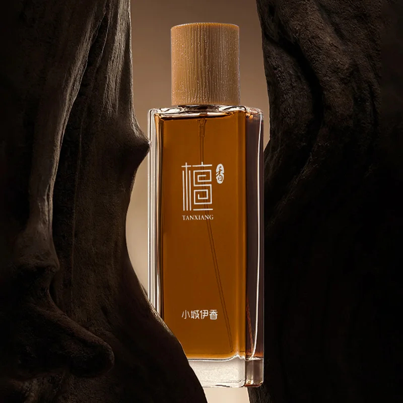 Eau de Toilette al Sandalo 50m - Perfume And Fragrance recensione e prezzo